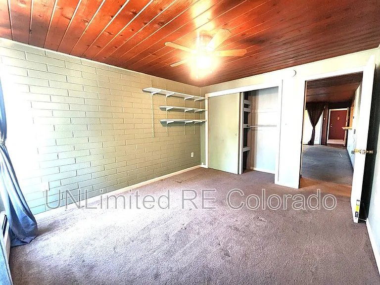 1343 N High St #13 — Photo 8