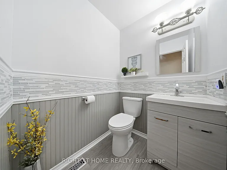 29 Sunforest Dr — Photo 26