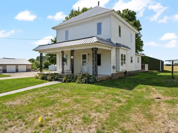 154 6th St S, Winthrop, IA 50682