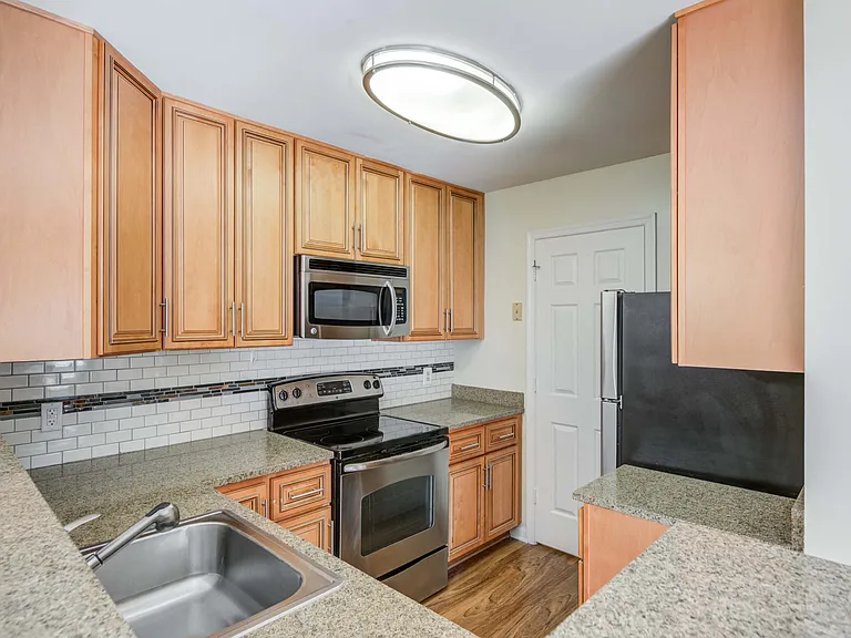 Abbotts Run Apartment Homes — Photo 2