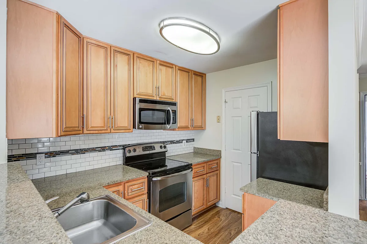 Building Photo - Abbotts Run Apartment Homes