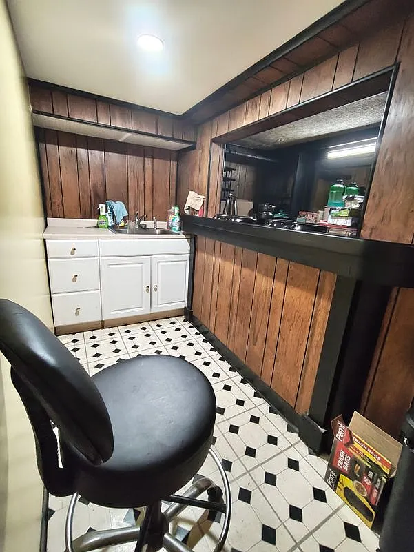 1 bed, 1.0 bath, 1900 sqft, $900 — Photo 4