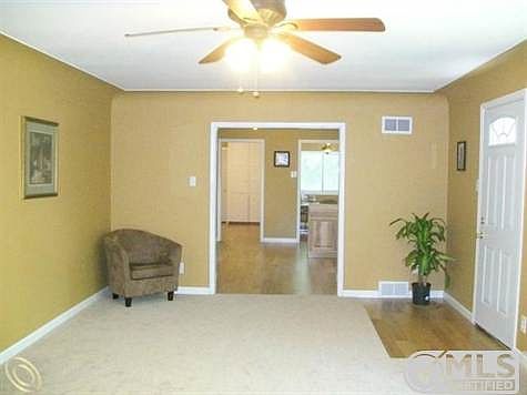 Living Room 2.jpg