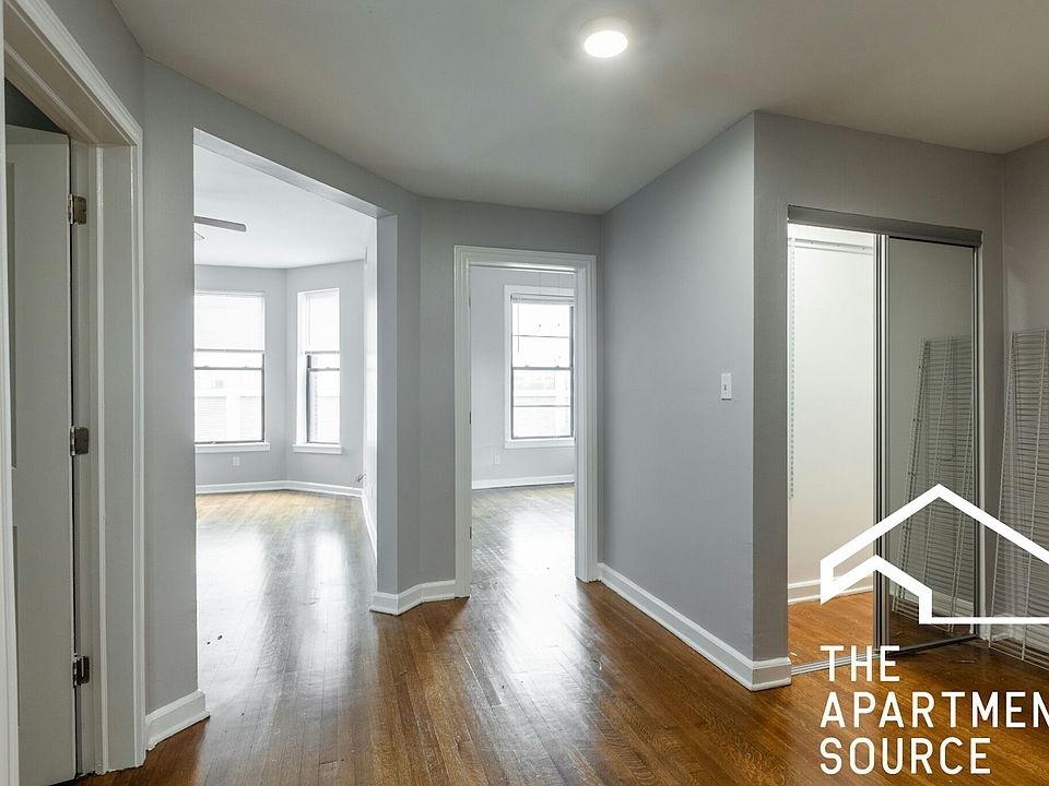 1st image of 908 W Montrose Ave #906-3