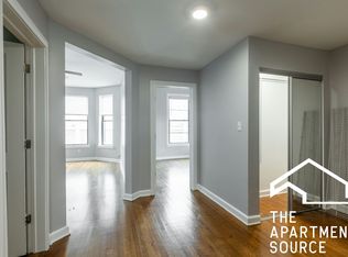 908 W Montrose Ave #906-3, Chicago, IL 60613