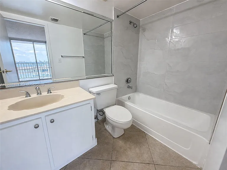 7601 E Treasure Dr #1807 — Photo 13