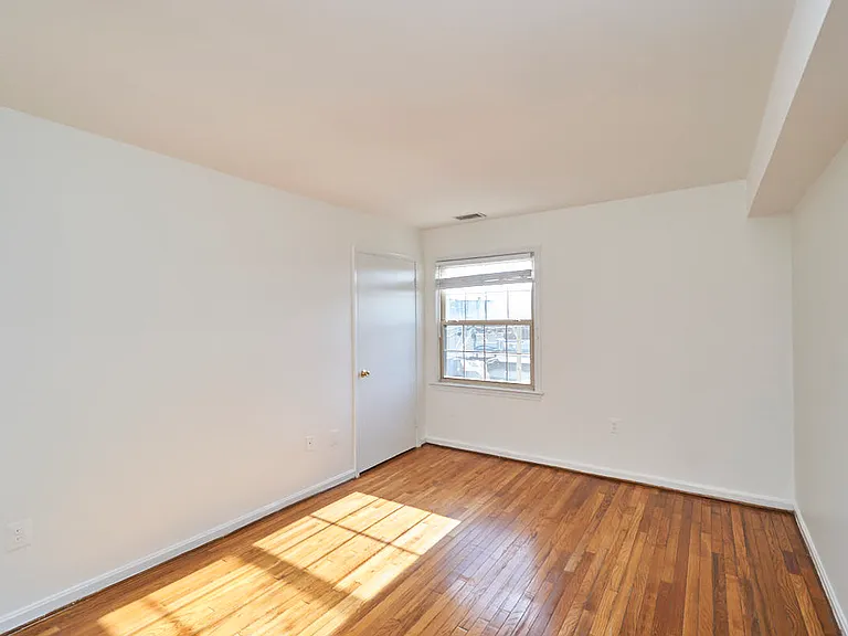 730 7th St SE #33 — Photo 9
