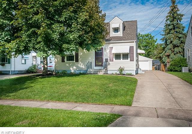 1st image of 979 Warwick Dr