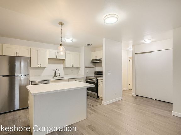5th image of 109 25th Ave E #203