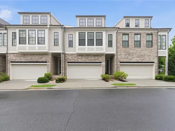 2070 Wheaton Way, Sandy Springs, GA 30328