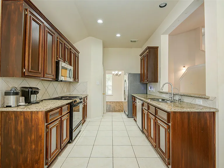 21718 Grand Hollow Ln — Photo 9