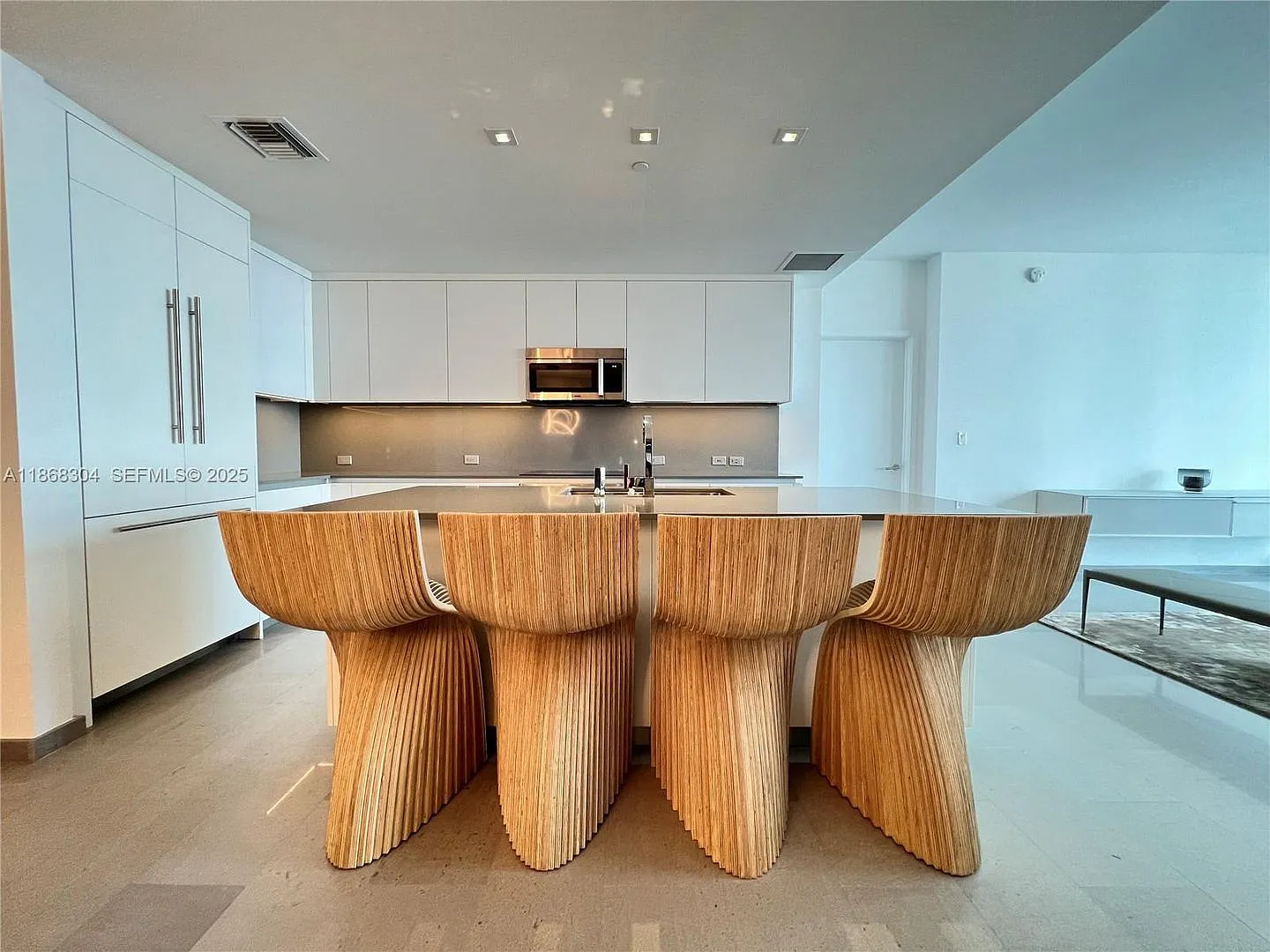 68 SE 6th Street 1003, Miami, FL 33131 — Photo 2