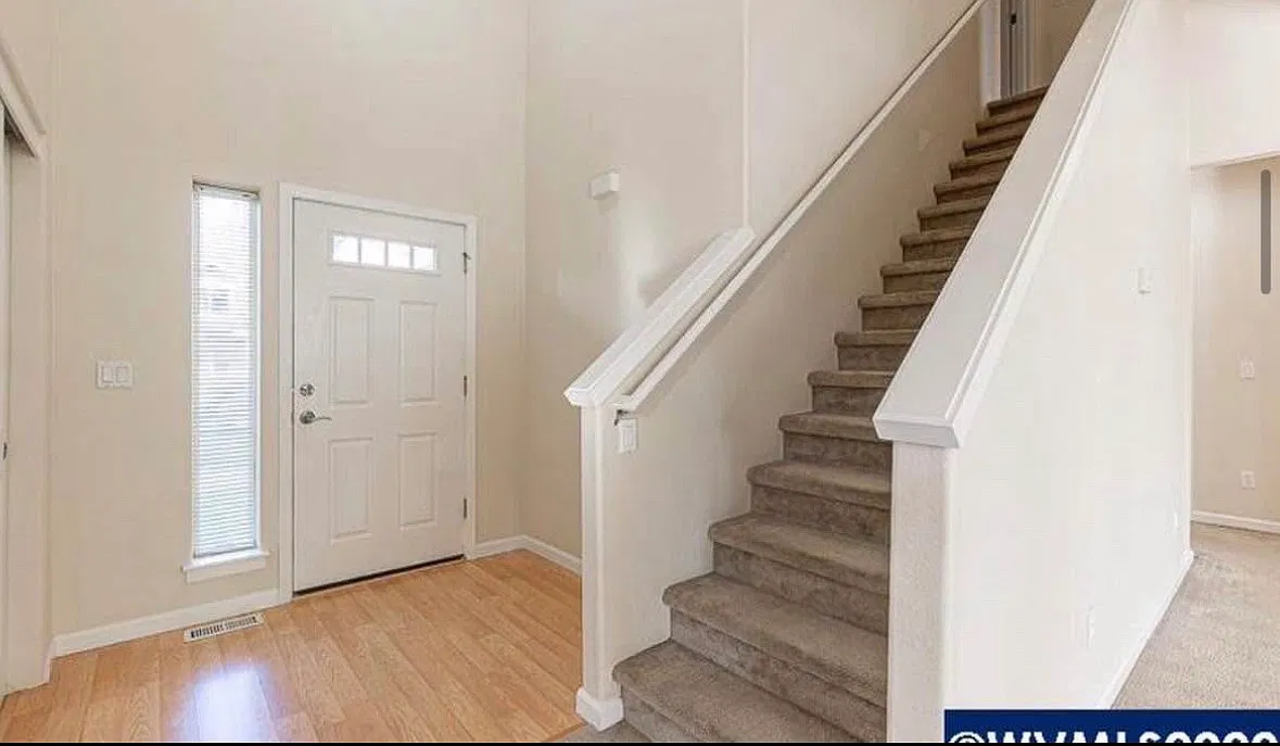 5 bed, 2450 sqft, $3,700 — Photo 4