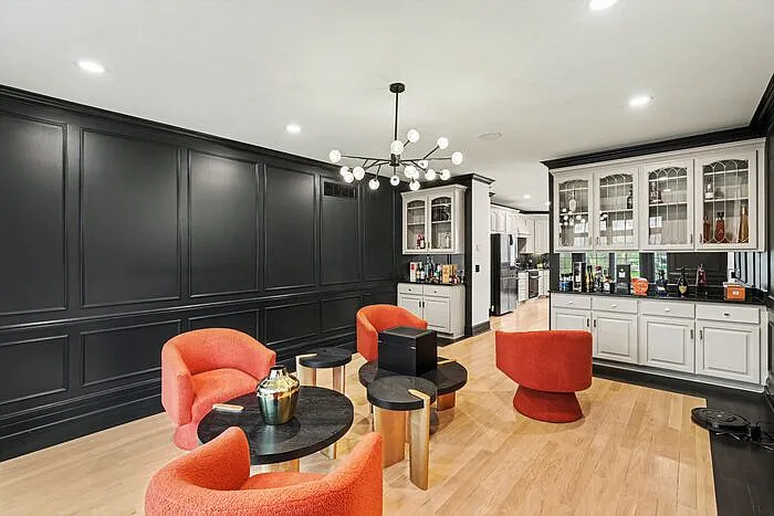 6986 Montgomery Dr — Photo 6