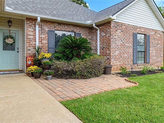 2nd image of 1024 Amber Ln