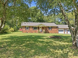 180 Maple St, Gordonsville, TN 38563