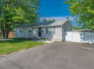 52 Berger St, Chicopee, MA 01020