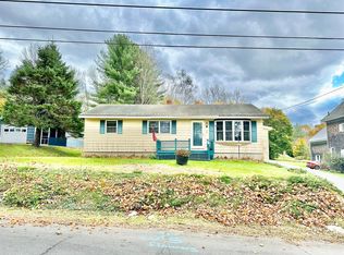 65 Maple St, Dexter, ME 04930