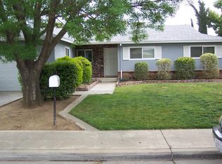 1666 Barstow Ave, Clovis, CA 93611