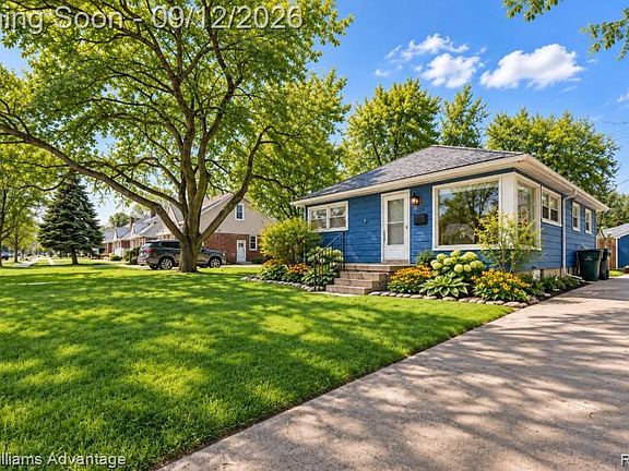 2nd image of 1624 Eleven Mile Rd