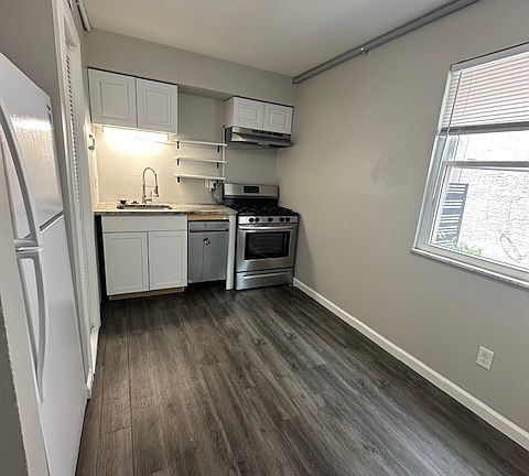 2nd image of 2661 Medary Ave #2