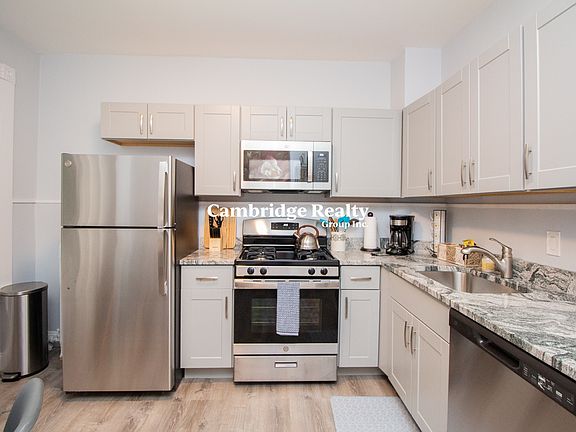 5th image of 636 Washington St #5T