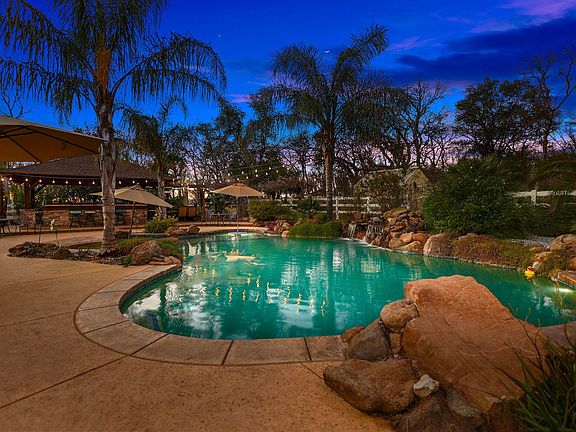3rd image of 15410 Autumn Oaks Ct