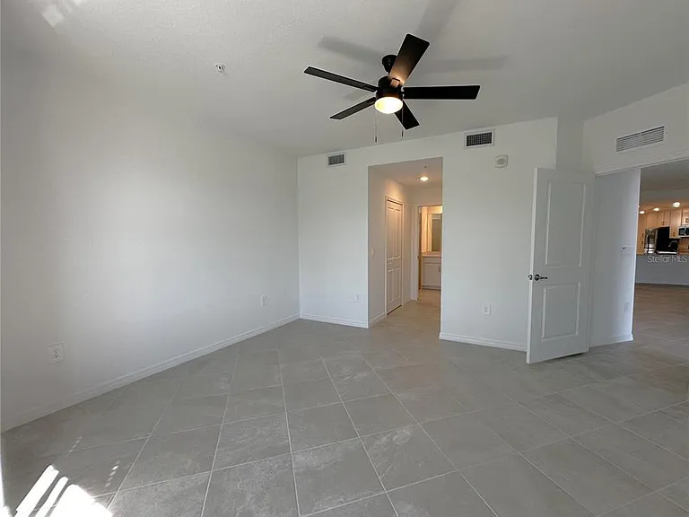 14231 Heritage Landing Blvd #1918 — Photo 8
