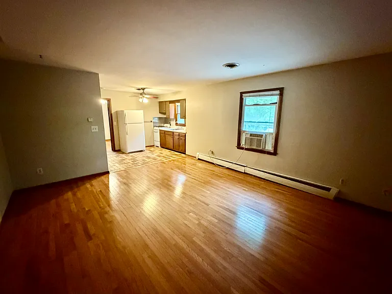 801 McLean — Photo 4