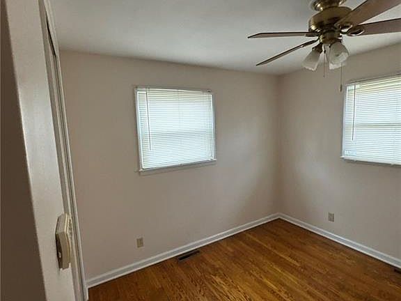 5th image of 11508 E 51st St
