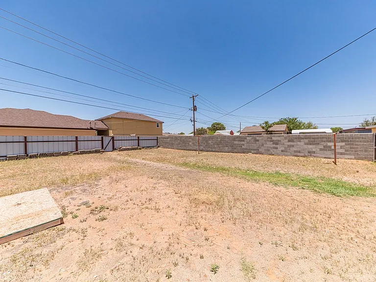 2901 Nabors Ln — Photo 21