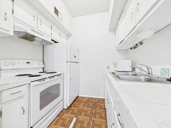 4th image of 3316 Guadalupe St APT 201