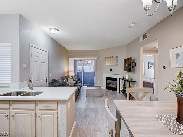 855 N Stephanie St #1013 — Photo 2