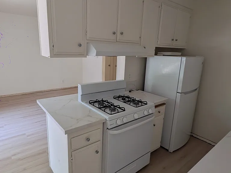 4867 Santa Cruz Ave #4 — Photo 8