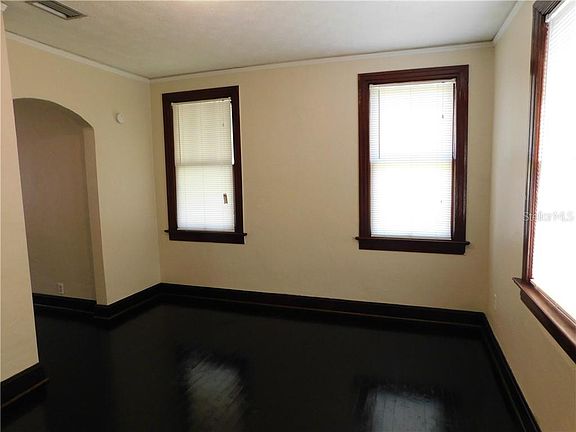 5th image of 532 W 46th St