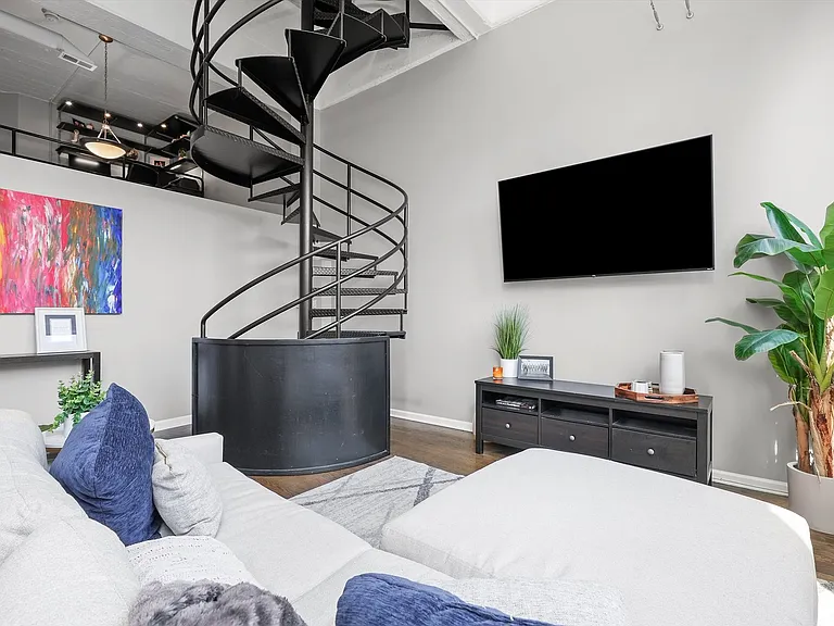 1019 W Jackson Blvd #3G — Photo 6
