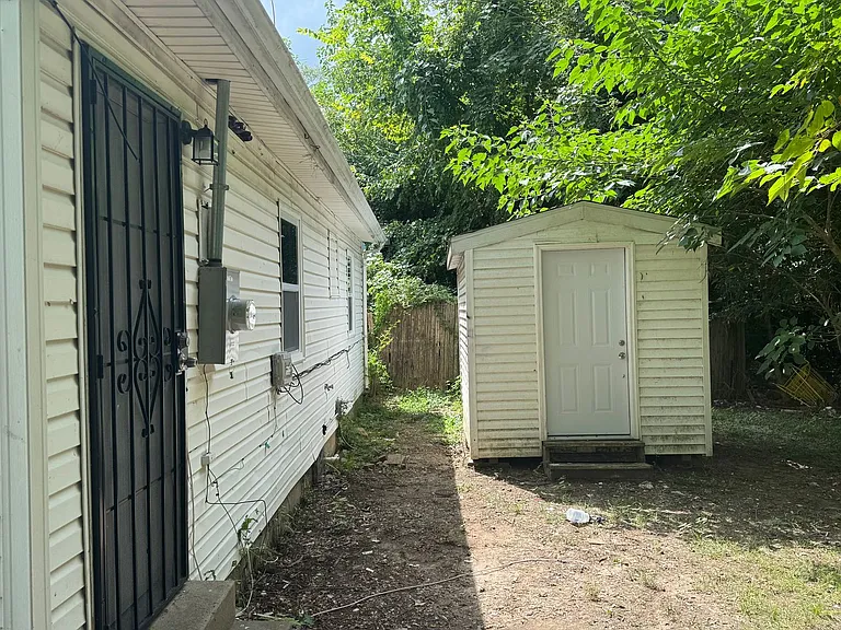 10113 Duke Dr — Photo 2