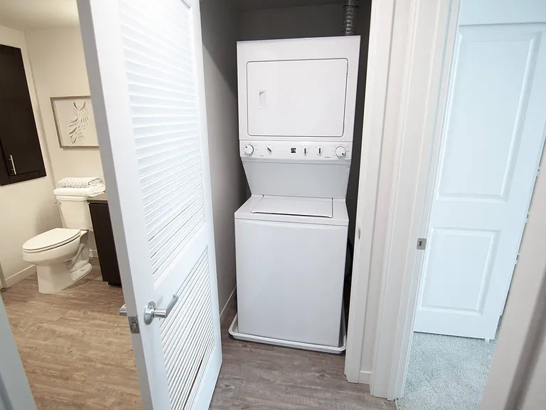 Cadence Apartments — Photo 16