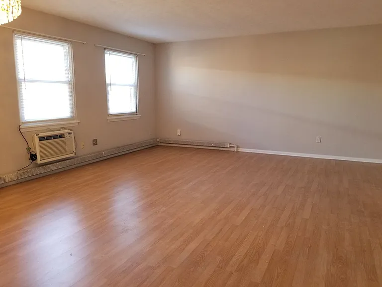 13789 Cedar Rd #300 — Photo 7
