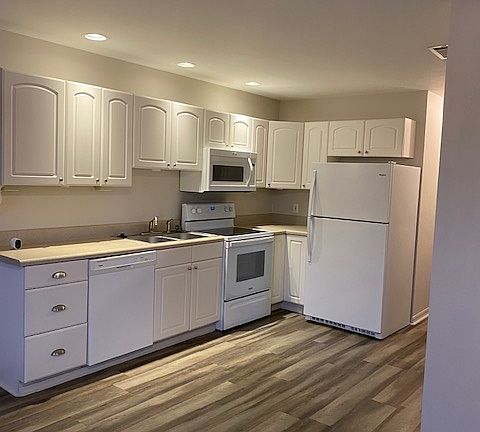 5th image of 17324 Whitewater Ct