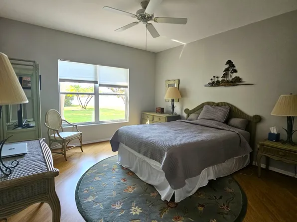 529 Windsor Sq APT 101, Naples, FL 34104