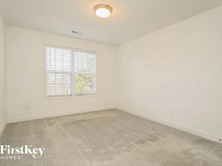 1816 Yarbrough Dr — Photo 11