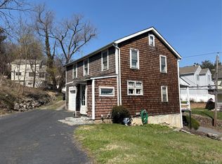 77 Cleveland St, Valhalla, NY 10595