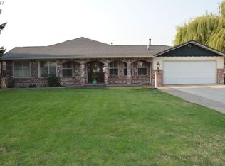 10303 White Birch Ln, Island City, OR