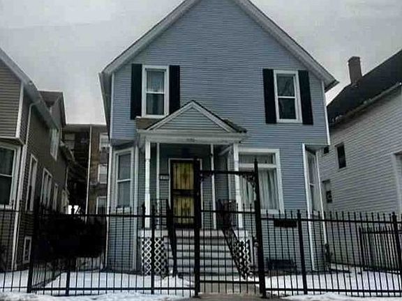 2nd image of 5816 W Fulton St