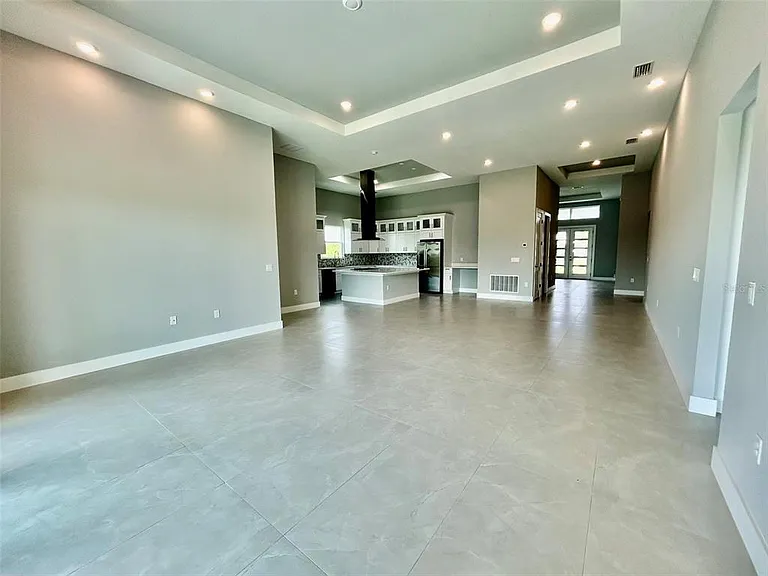 8147 Tracy Cir — Photo 8