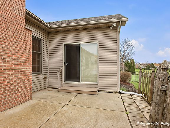 4th image of 517 Sawgrass Ln
