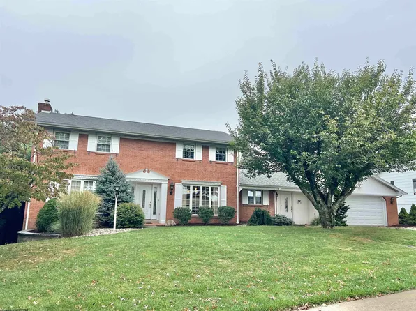 202 Ridgeway Dr, Bridgeport, WV 26330