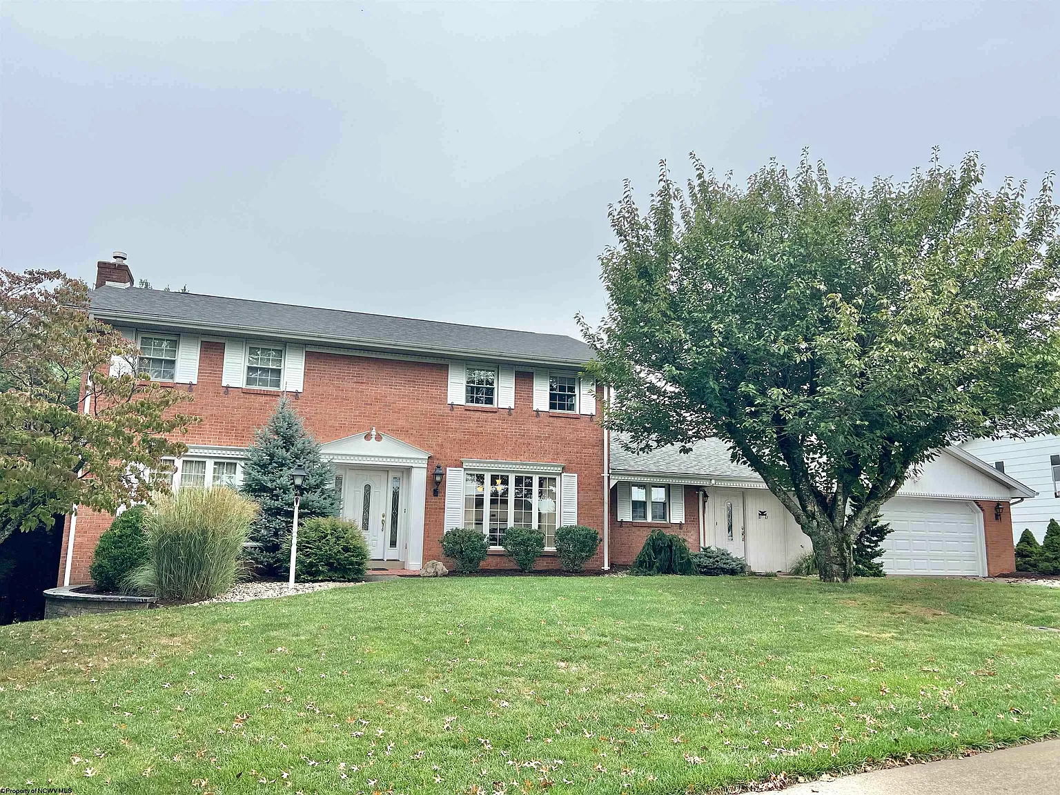 202 Ridgeway Dr photo 1