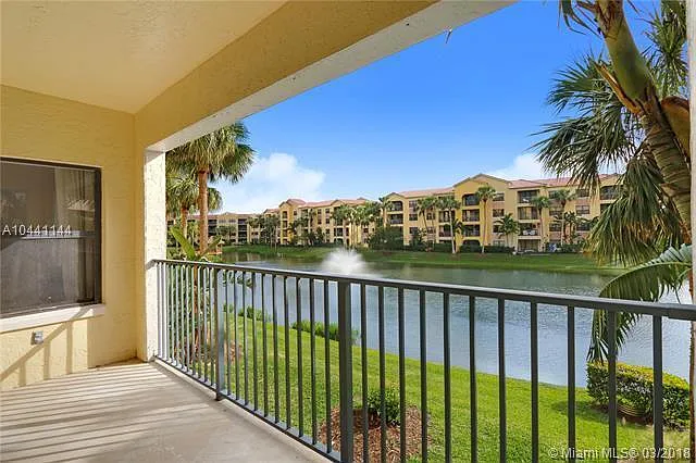 100 Uno Lago Dr #205